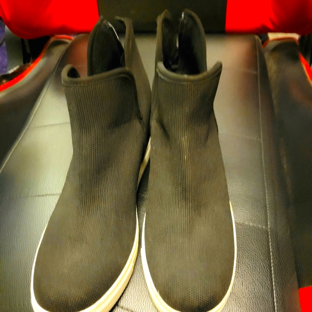 Report High-Top Sneaker